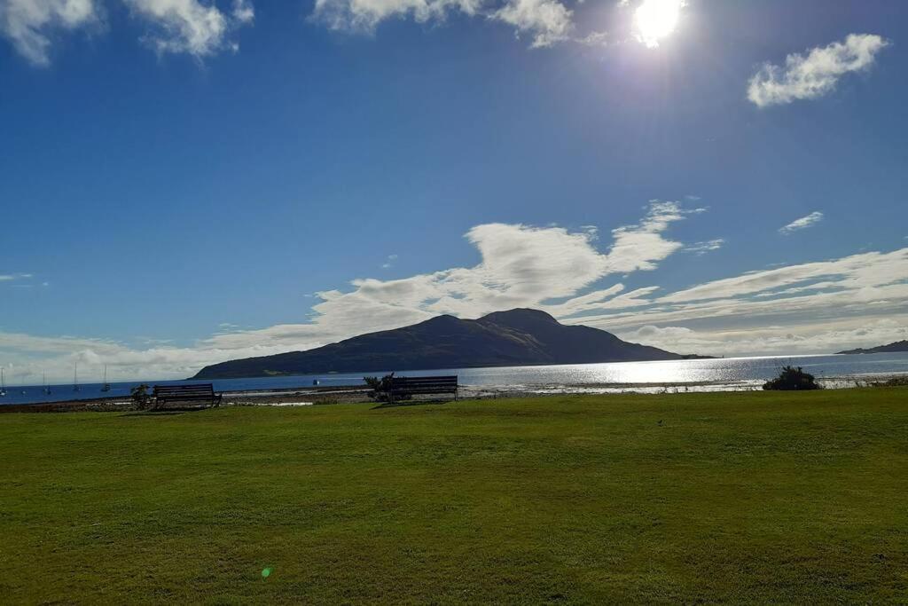 Cosy Cottage With Sea Views Close To Local Shops. Lamlash Exterior foto